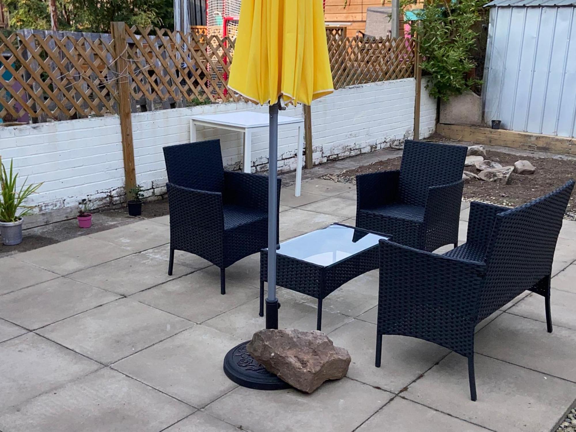 Private Lounge And Double Room Kilwinning Esterno foto